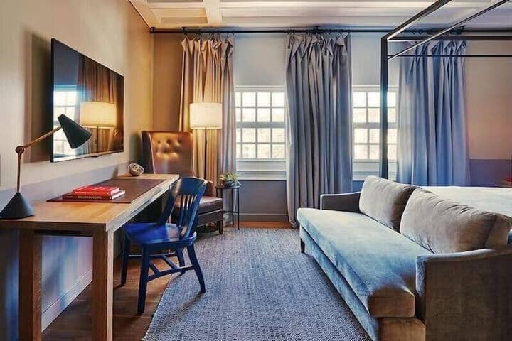 Room 40 of 82