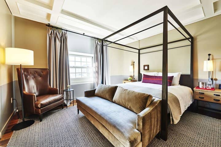 Room 48 of 82
